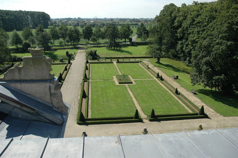 De torens van het Kasteel van Poeke