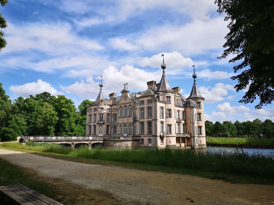 Het waterkasteel van Poeke vandaag